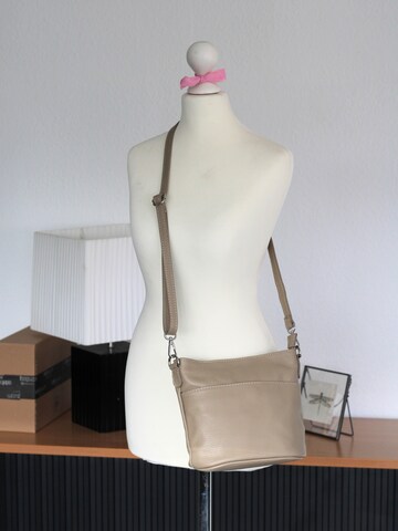 Adel Bags Shoulder Bag 'Lina' in Brown