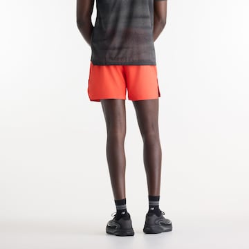 new balance - Loosefit Pantalón deportivo 'RC Essential Short 5"' en naranja