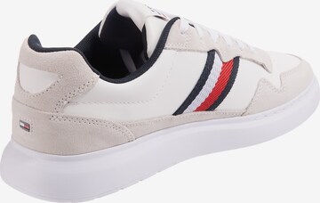 TOMMY HILFIGER Sneaker in Weiß