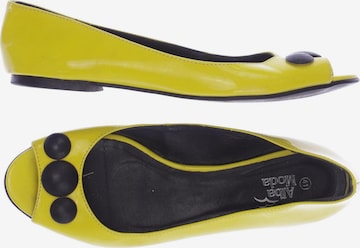ALBA MODA Flats & Loafers in 41 in Yellow: front