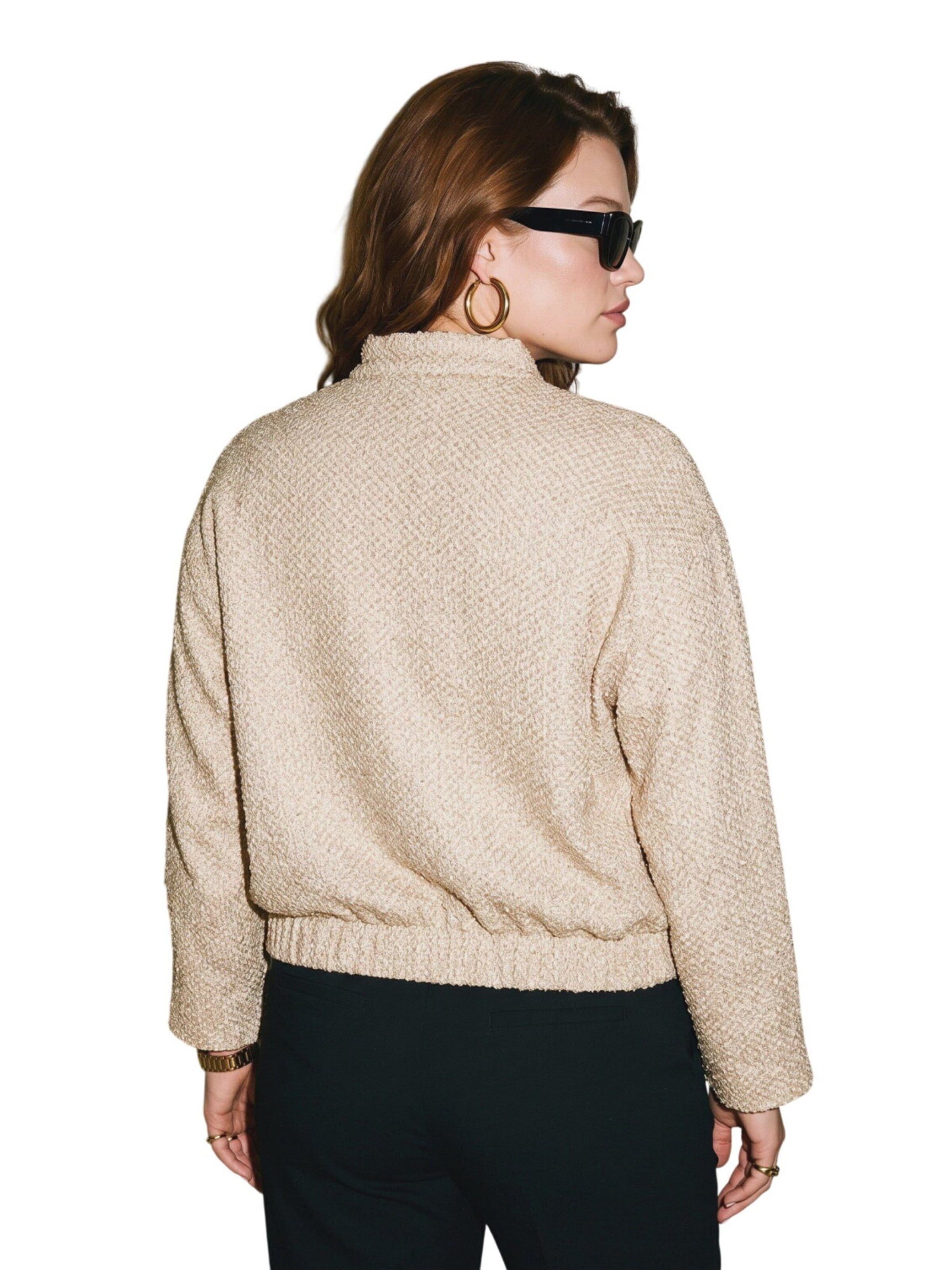 Shape Of You Between-season jacket in Gold