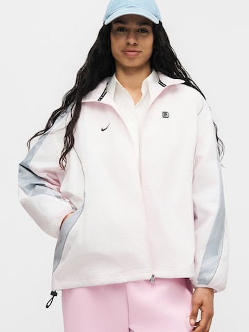 Nike Sportswear Tapered Broek in Roze