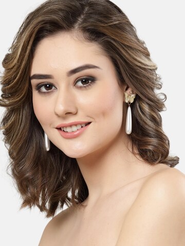 Boucles d'oreilles 'Kristinaya' AVANT-GARDE PARIS en blanc