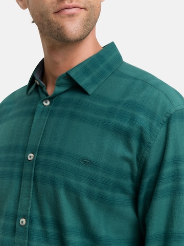 Coupe regular Chemise TOM TAILOR en vert