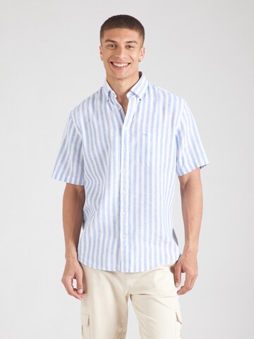 Coupe regular Chemise FYNCH-HATTON en bleu : devant