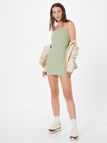 Rochie de vară de la Missguided pe verde