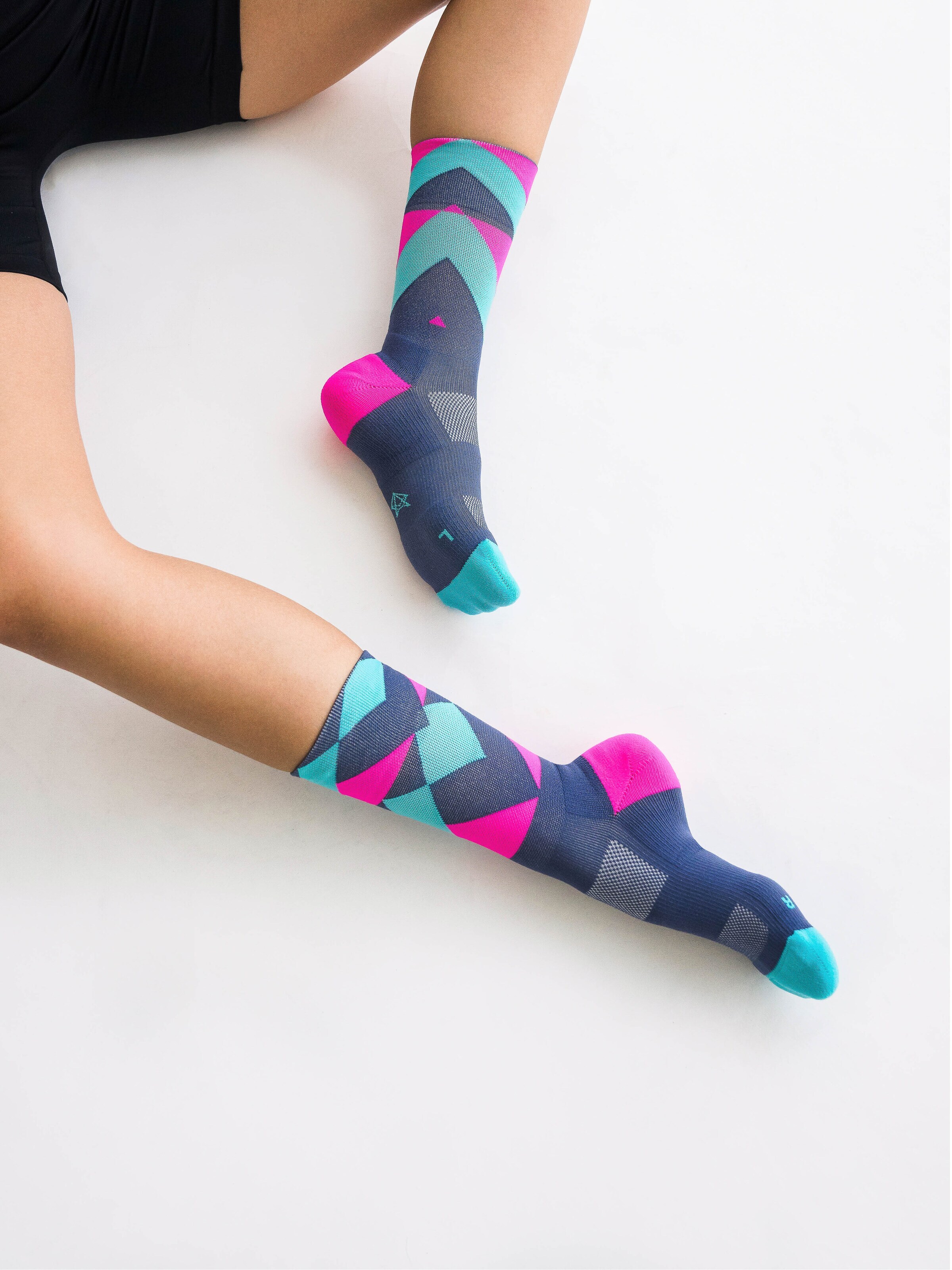 INCYLENCE Athletic Socks 'PEAKS' in Grey