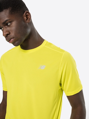 new balance - Camisa funcionais 'Impact Run' em amarelo