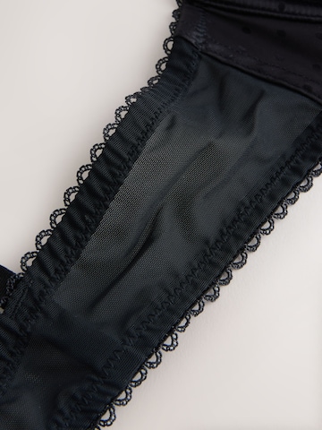 Next Push-up Podprsenka – černá