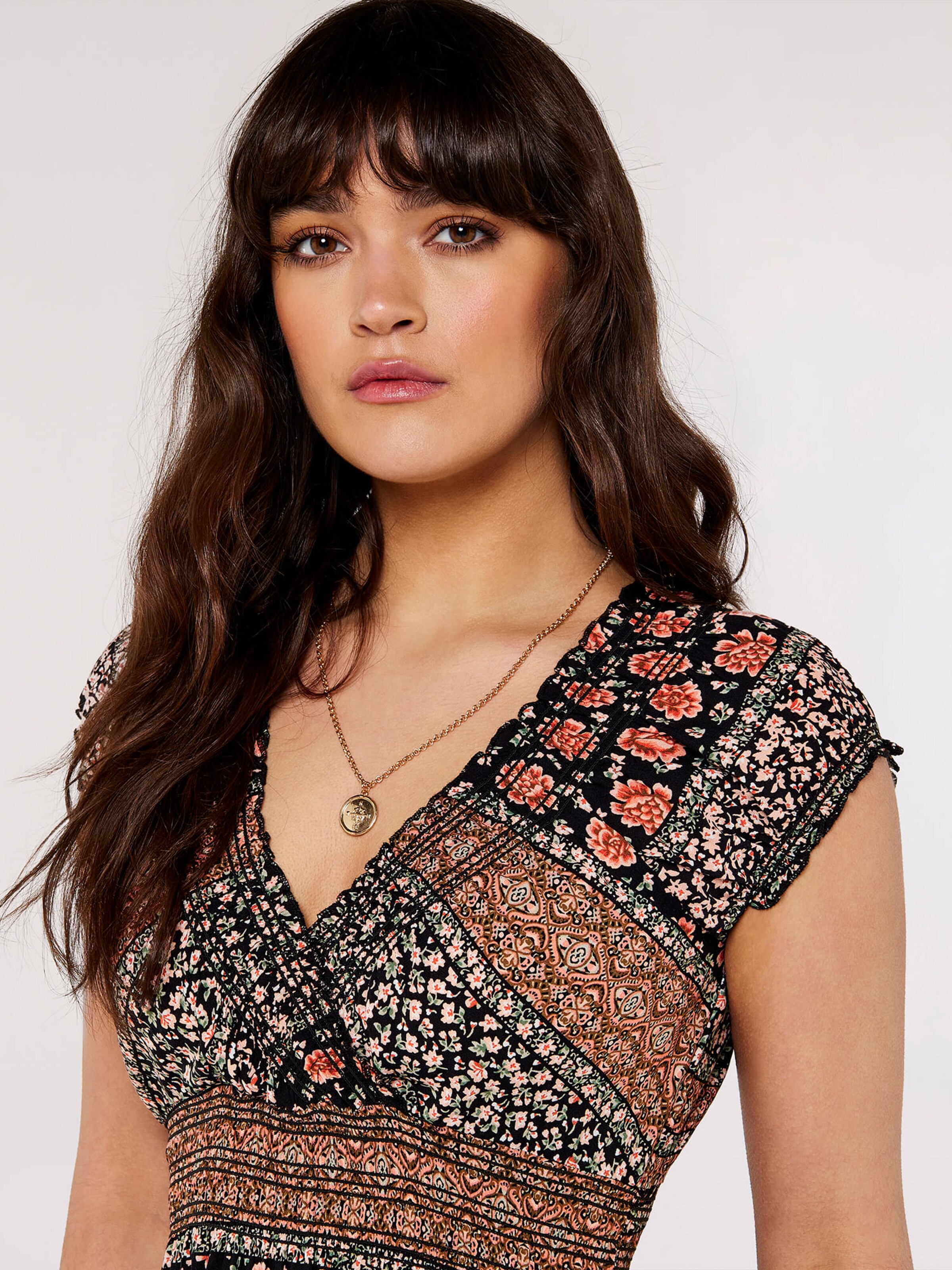 Apricot Kleid in Braun