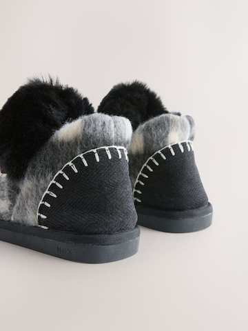 Next Hausschuhe in Schwarz