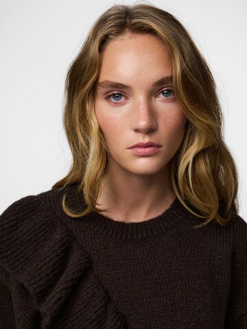 Pull-over 'PCNOR' PIECES en marron