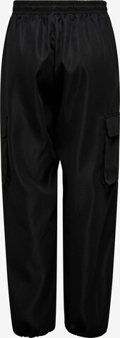 Wide leg Pantaloni cu buzunare 'Cashi' de la ONLY pe negru