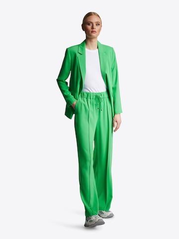 Rich & Royal - Perna larga Calças com vincos em verde