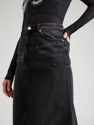 Monki Skirt in Black