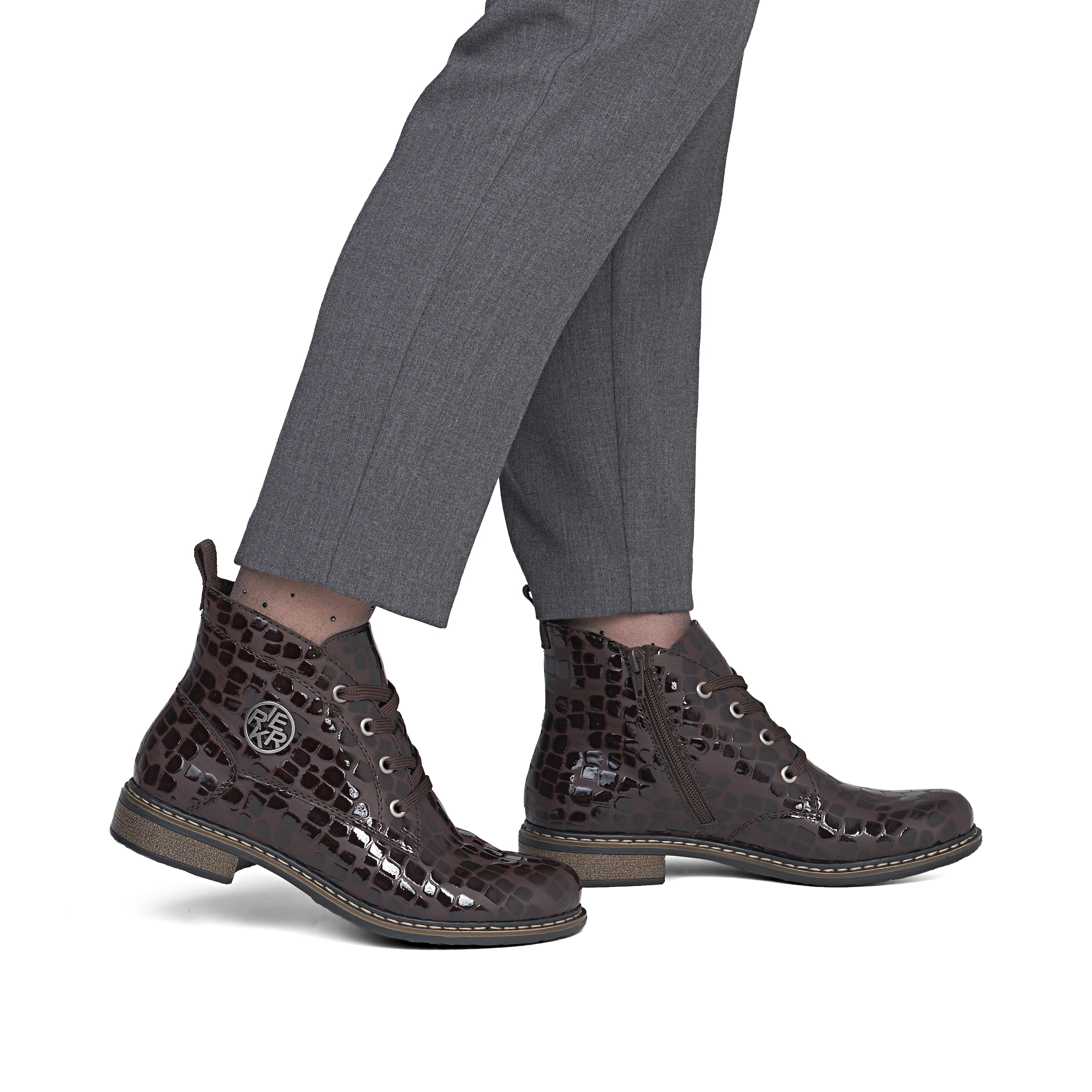 Bottes à lacets Rieker en marron : devant