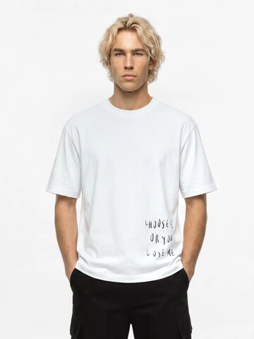 Tricou 'KLJ x Pietro Terzini' de la KARL LAGERFELD JEANS pe alb: față