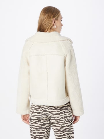 ABOUT YOU Jacke 'Lotta' in Beige