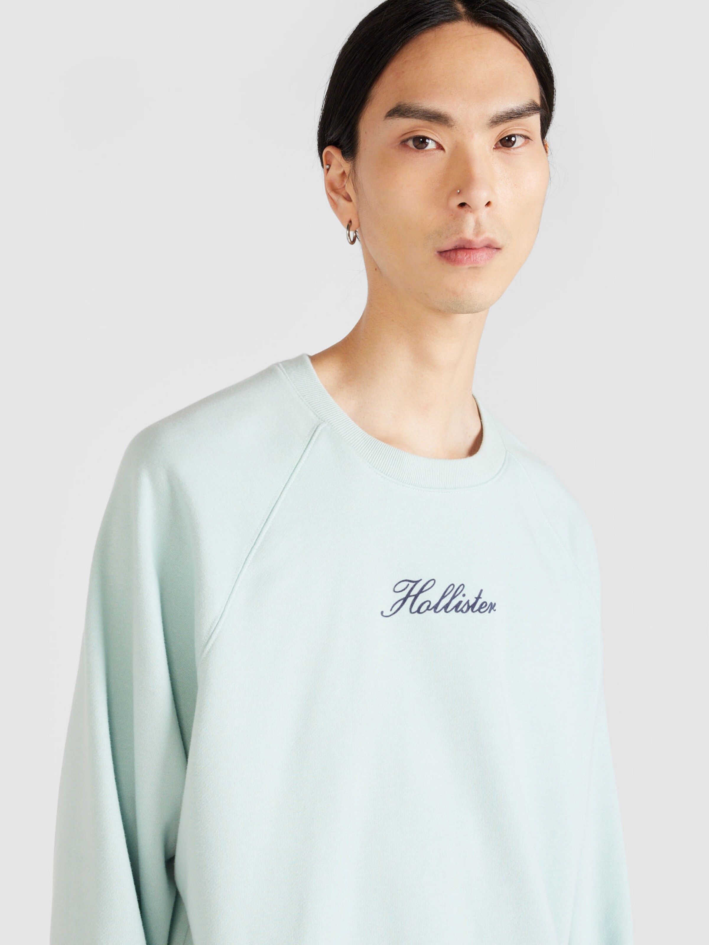 HOLLISTER Sweatshirt APAC EXCLUSIVE in Navy Sky Blue ABOUT YOU
