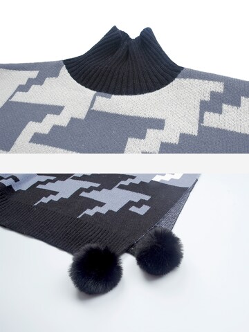 Vivi Idee Cape in Blue