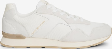Baskets basses 'Core' TOMMY HILFIGER en blanc : devant