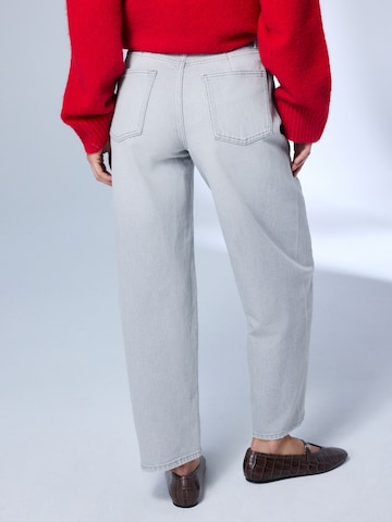 Next Barrel Jeans in Grau