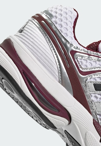 Sneaker bassa 'Adistar Control 5' di ADIDAS ORIGINALS in bianco