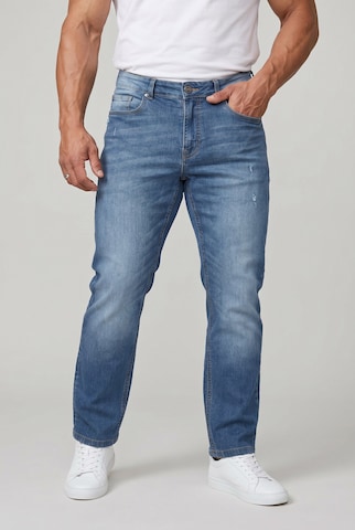 Men Plus Regular Jeans in Blue: front