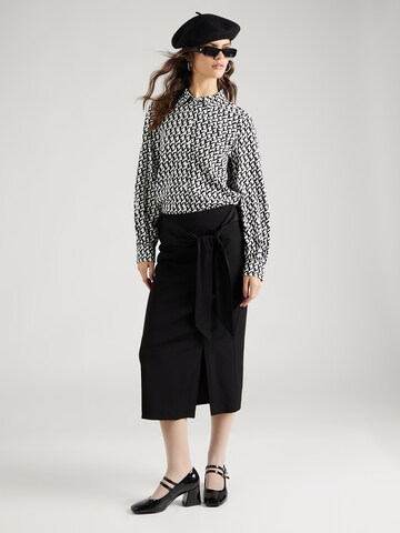 COMMA Skirt in Black