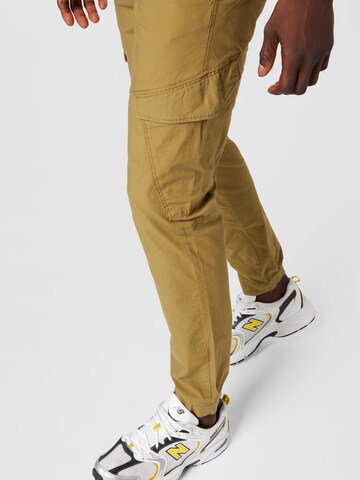 TOM TAILOR DENIM Tapered Cargo Pants in Green