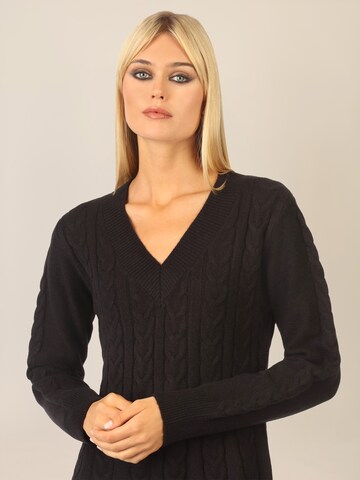 APART Strickkleid in Schwarz