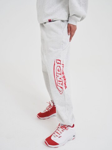 AND1 Tapered Λειτουργικό παντελόνι σε γκρι