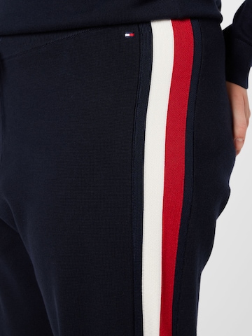 Tommy Hilfiger Curve Normalny krój Spodnie w kolorze niebieski