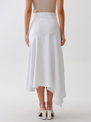 Tussah Skirt 'LORIE' in White: back