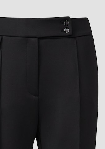 évasé Pantalon à plis s.Oliver en noir