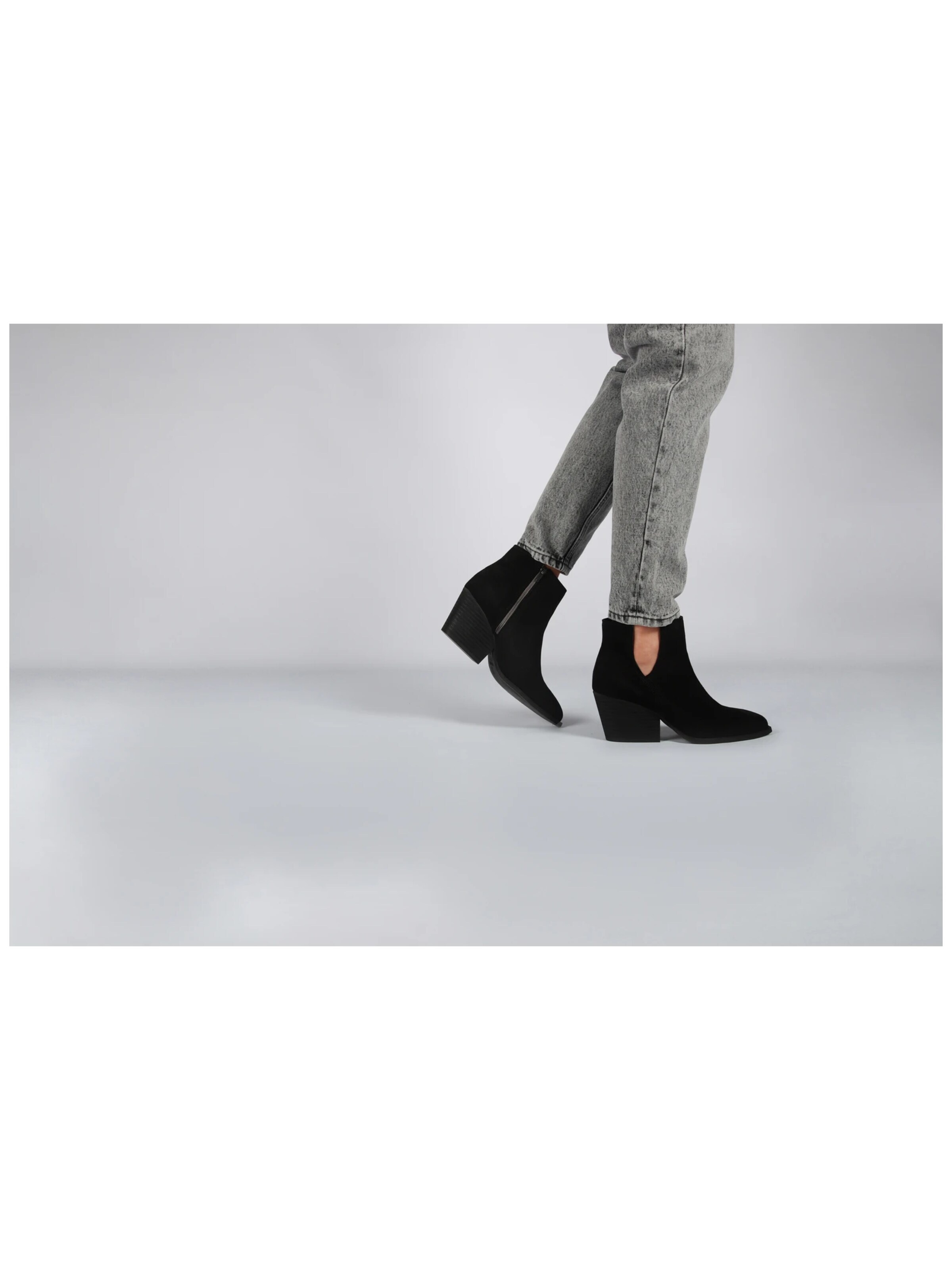BLACKSTONE Ankle Boots 'ABBY '' in Schwarz