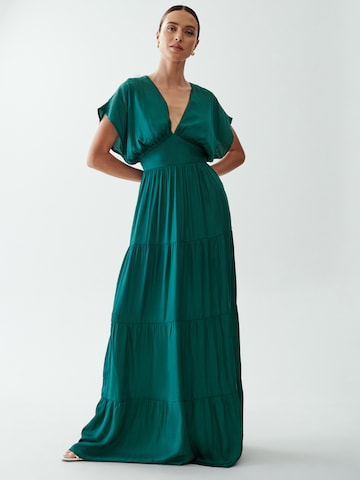 The Fated Dress 'EZRA' in Green: front