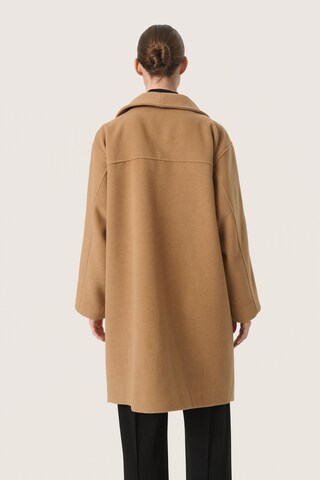 SOAKED IN LUXURY Tussenmantel 'Rubie' in Bruin