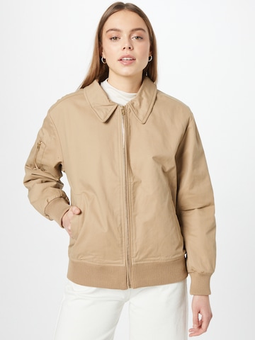 Veste mi-saison 'LULU' NÜMPH en beige