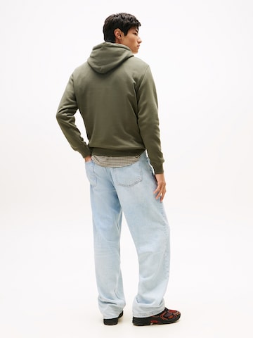 Tommy Jeans Sweatshirt 'ESSENTIAL' i grøn