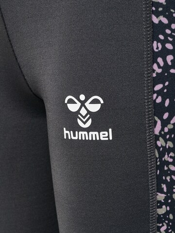 Hummel Slimfit Leggings 'SANNE' in Grau