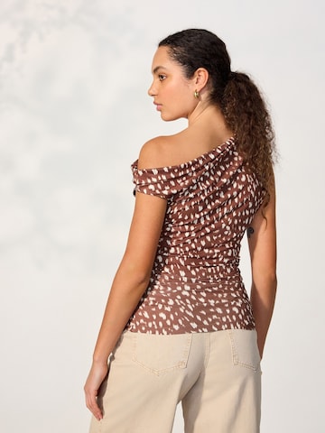 Haut Next en marron