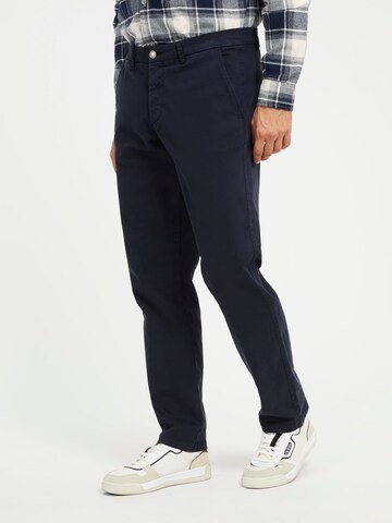 GUESS Slim fit Chino Pants in Blue: front