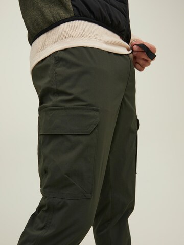 JACK & JONES Slim fit Cargo trousers in 