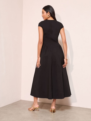 Robe Friends Like These en noir