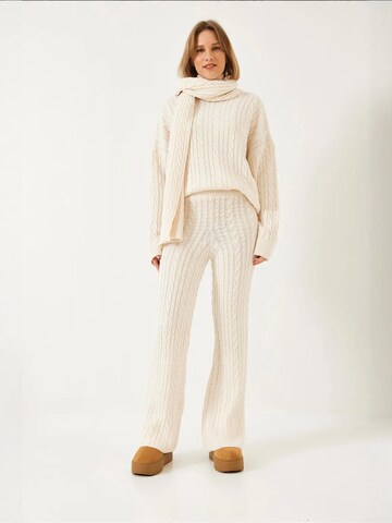 Completo pantalone di Bianco Lucci in bianco: frontale