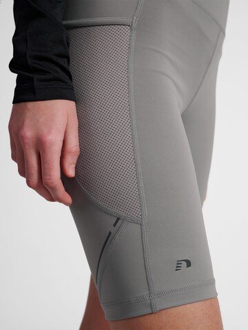 Coupe slim Pantalon de sport 'Race' Newline en gris