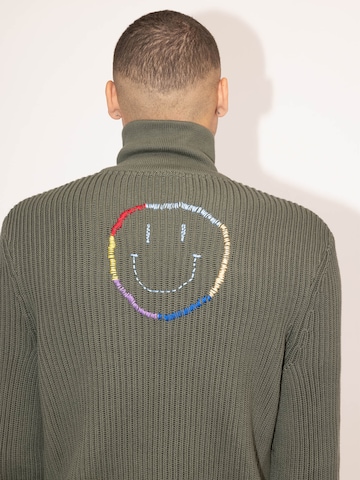 ABOUT YOU REBIRTH STUDIOS Sweatshirt 'Drykorn Upcycled Smiley' in Grün