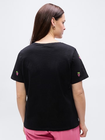 ONLY Carmakoma Shirt 'CARKITA' in Black