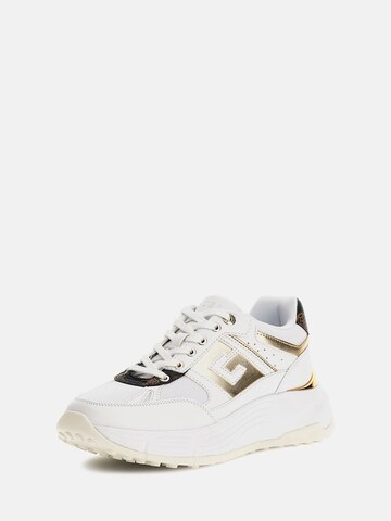 GUESS Sneakers in Gold